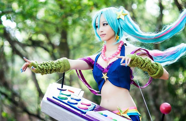 Cosplay Sona Giả Lập siêu gợi cảm và quyến rũ - Ảnh 11