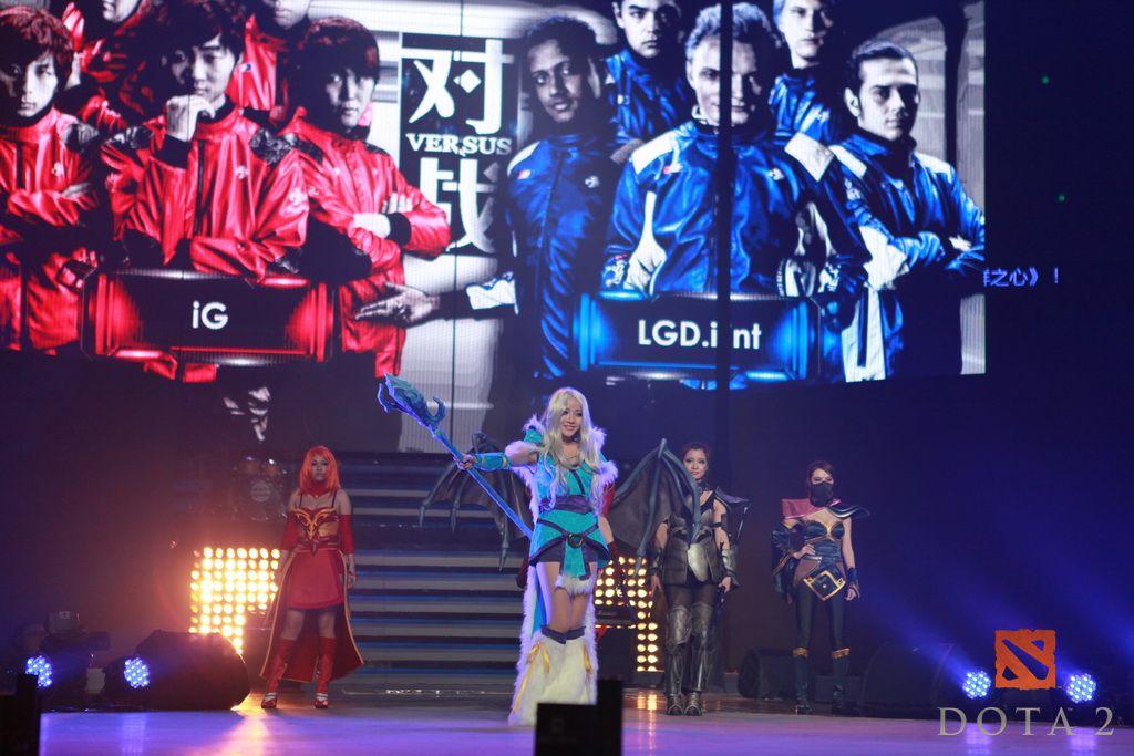 Cosplay DotA 2 dưới sự thể hiện của coser Trung Quốc - Ảnh 4