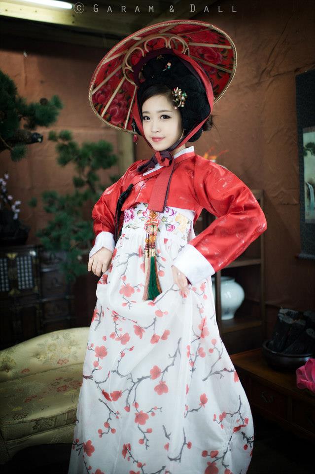 Tomia gợi cảm với trang phục truyền thống Hanbok - Ảnh 19