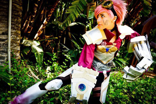 Ngắm vẻ quyến rũ của Vi qua cosplay - Ảnh 1