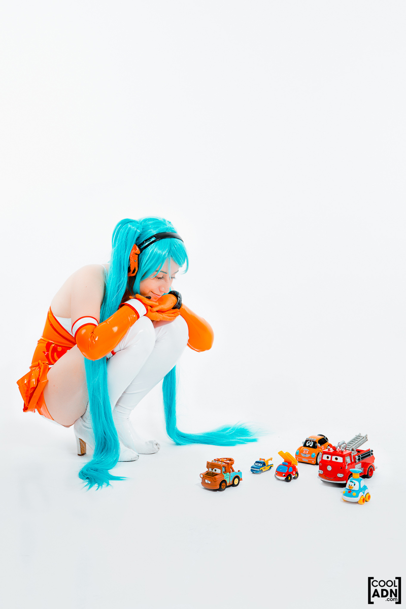 Hatsune Miku dễ thương với cosplay Miku Racing 2010 - Ảnh 9