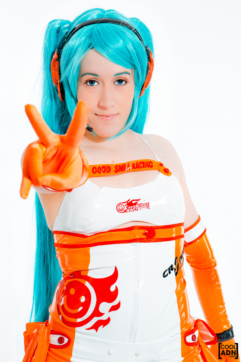 Hatsune Miku dễ thương với cosplay Miku Racing 2010 - Ảnh 13