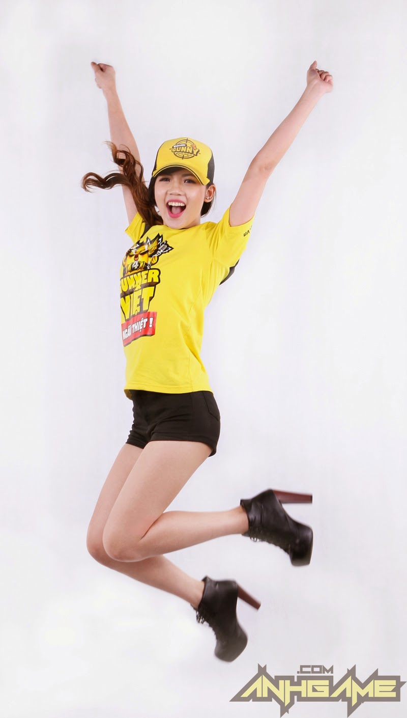 Ngắm bộ ảnh đẹp mê ly của "nữ hoàng cổ động" Thúy Vi - Ảnh 7