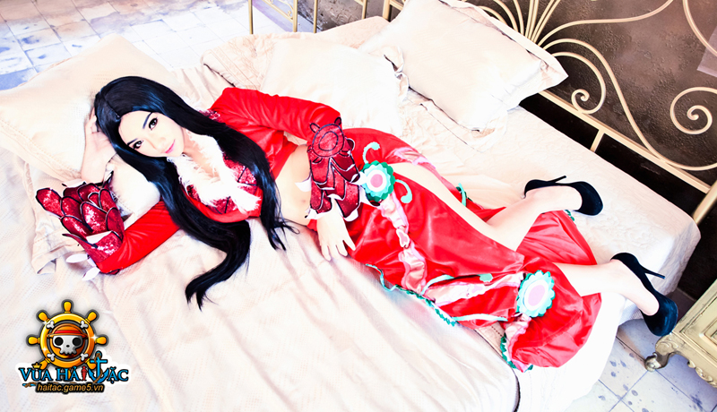 Ly Ba Lan quyến rũ với cosplay Boa Hancock - Ảnh 17