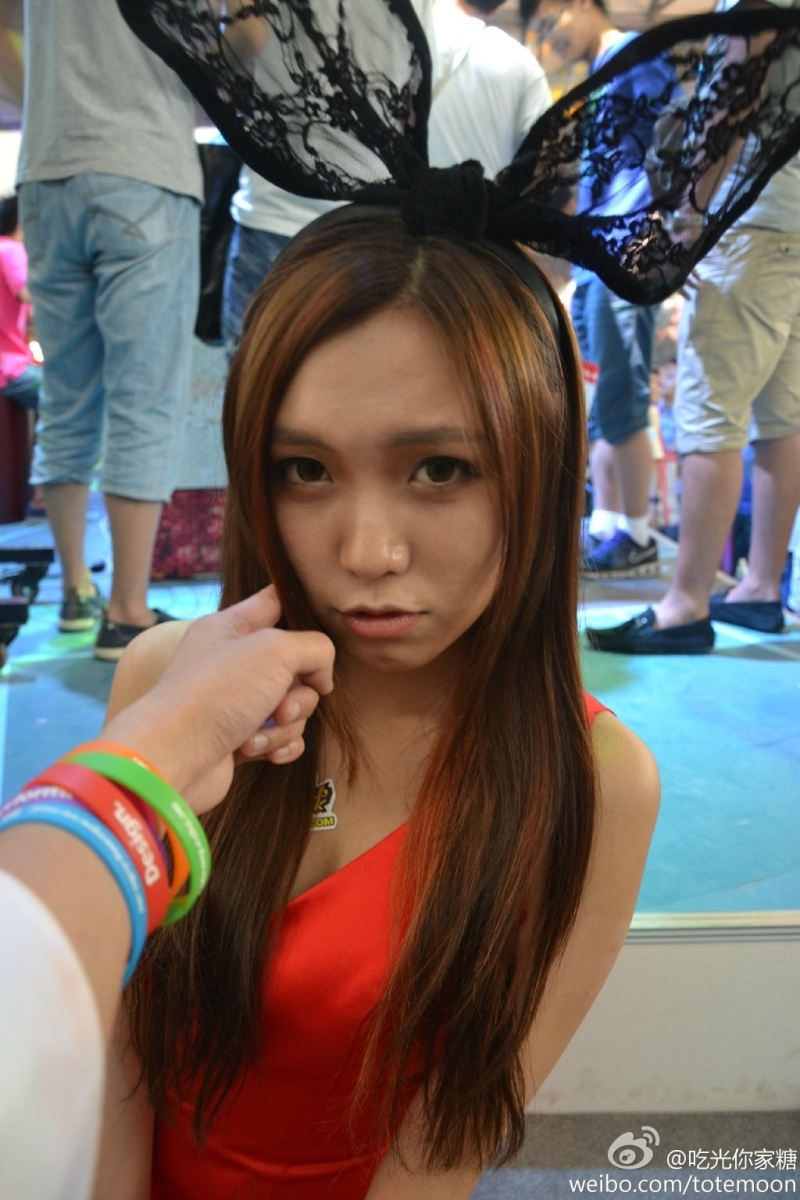 Sờ tận tay các showgirl tại ChinaJoy 2013 - Ảnh 22