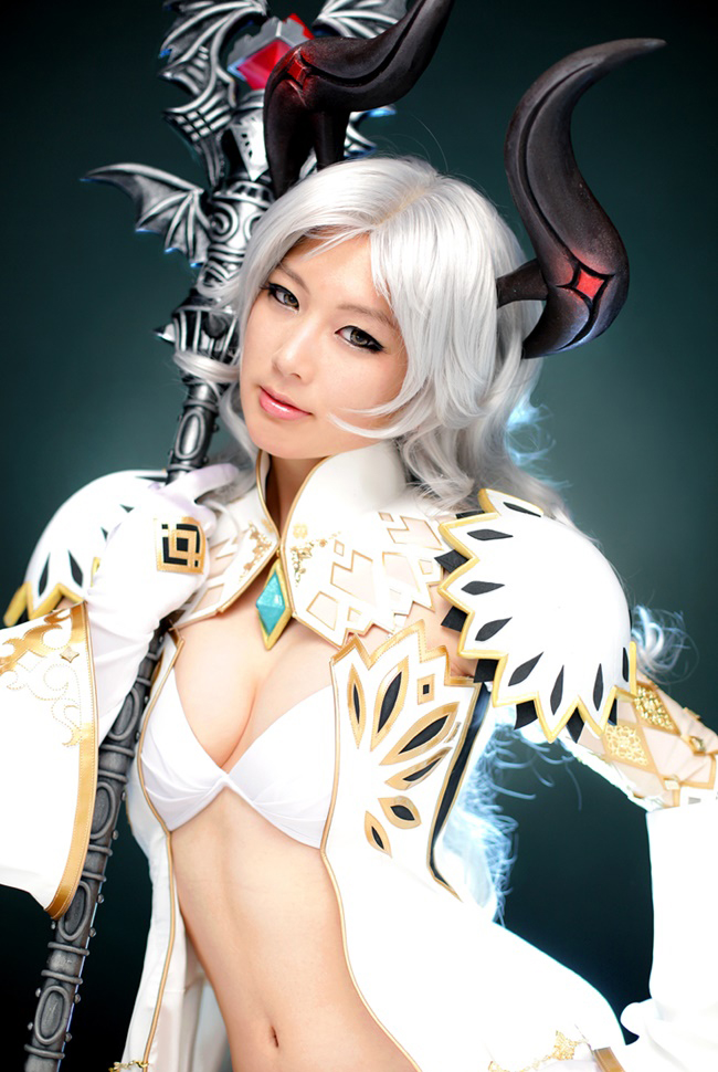 Doremi quyến rũ với cosplay Priest trong Tera Online - Ảnh 3