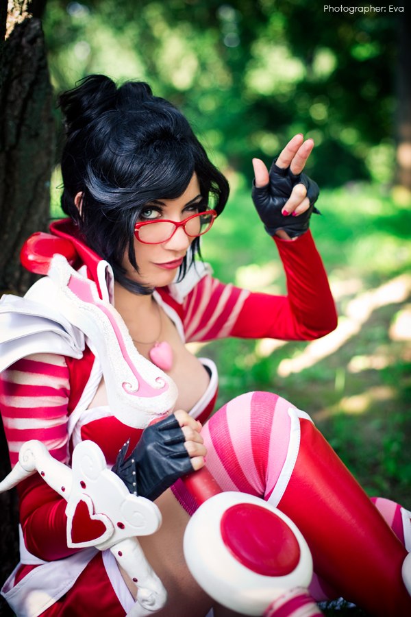 Cosplay Vaynelentine quyến rũ của Clodia Romero - Ảnh 17