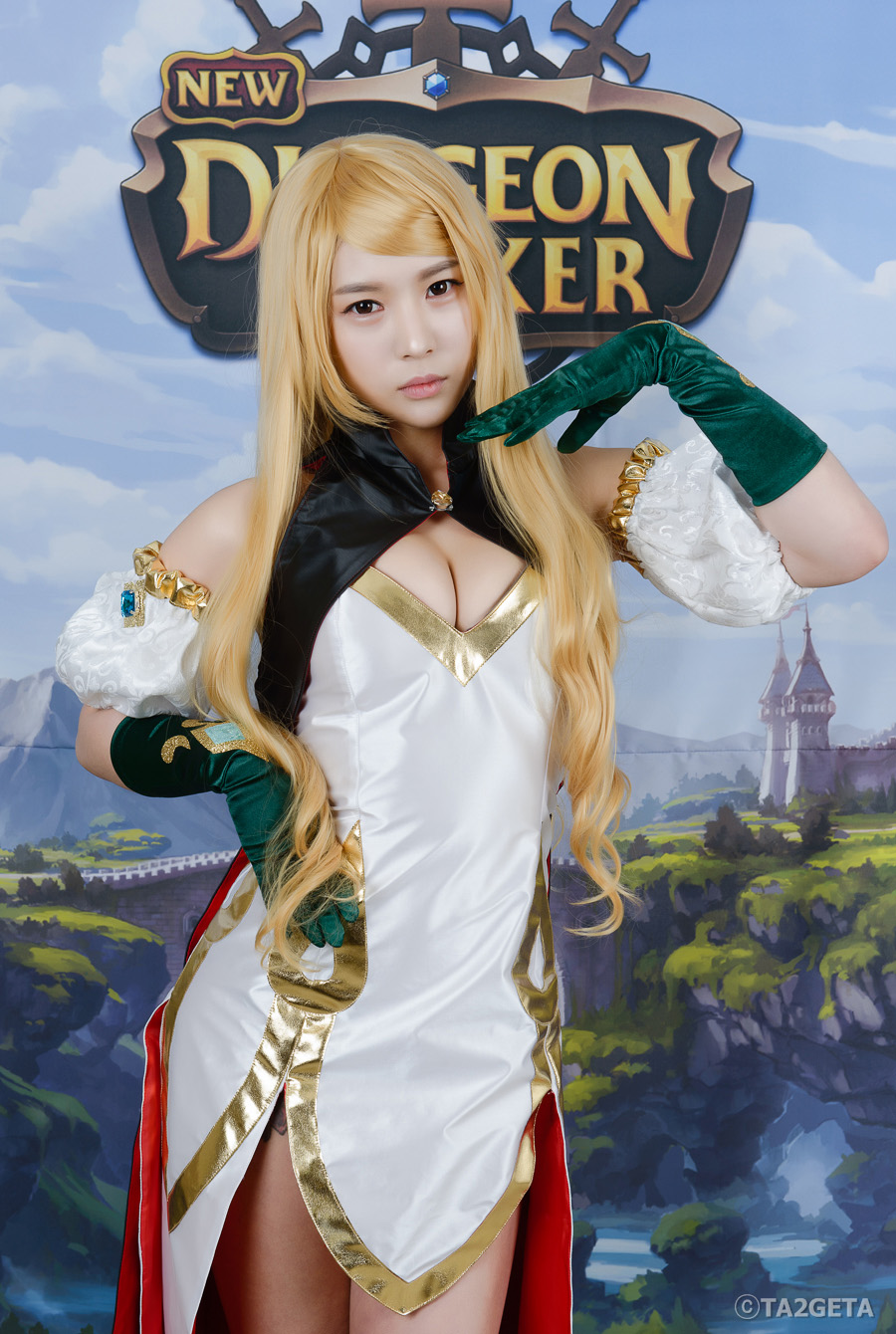 Chảy máu mũi với cosplay New Dungeon Striker - Ảnh 56