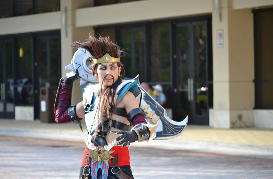 Ngắm cosplay Draven phiên bản nữ cực chất - Ảnh 21