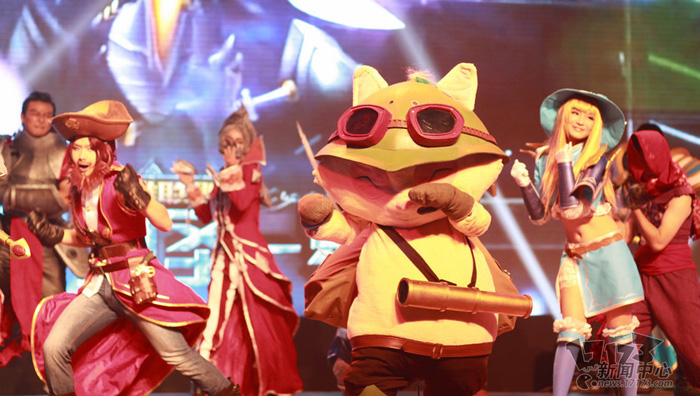 Loạt cosplay ấn tượng của Liên Minh Huyền Thoại - Ảnh 65