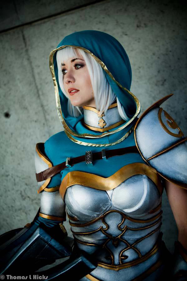 “Kẻ lưu đày” Riven trong League of Legends - Ảnh 35