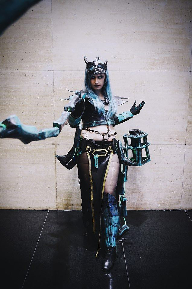 Ngắm cosplay Thresh phiên bản nữ cực ma mị - Ảnh 41