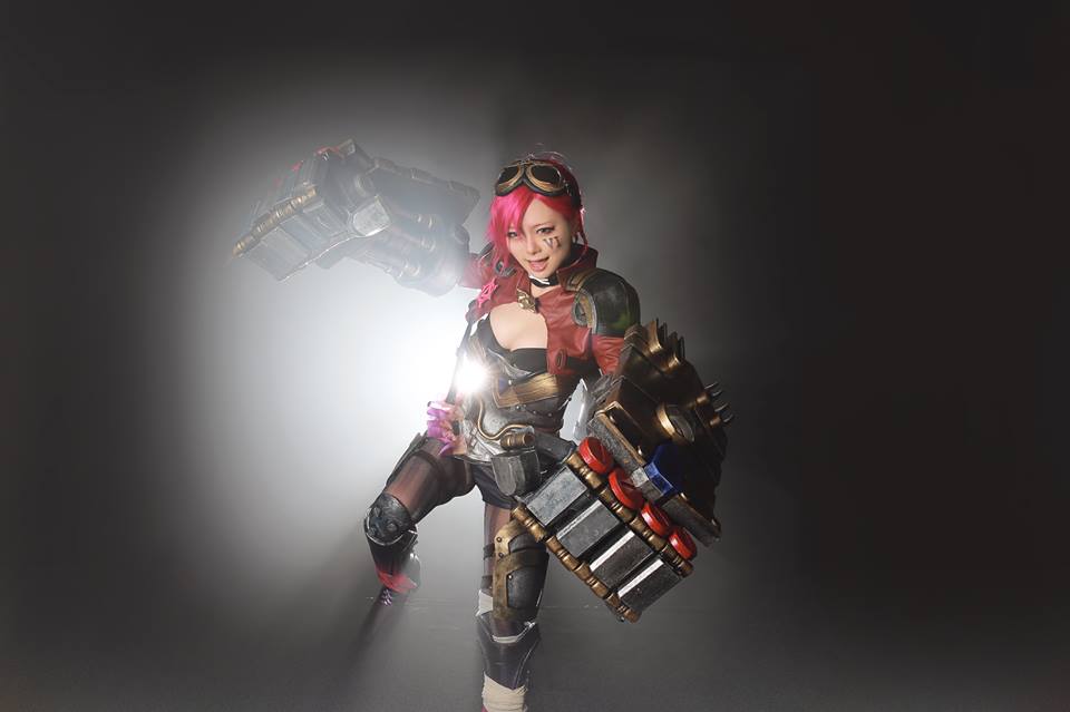 Ngắm cosplay Vi và Jinx cực quyến rũ - Ảnh 30