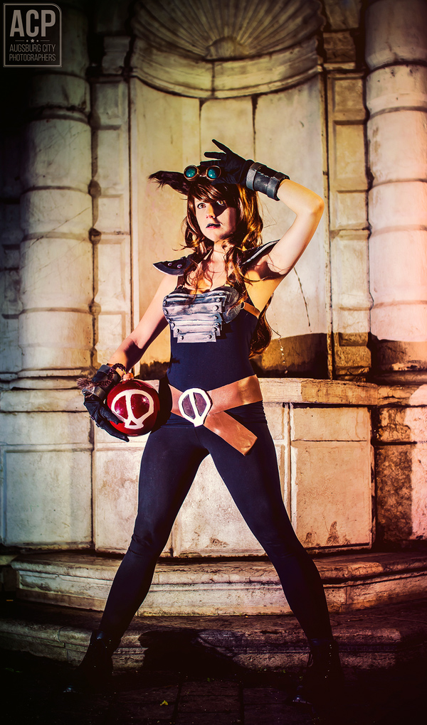 Ngắm cosplay Ziggs phiên bản nữ cực đáng yêu - Ảnh 40